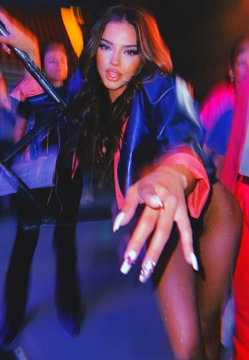 Click to view full size Bulgarian Celebrity Dara