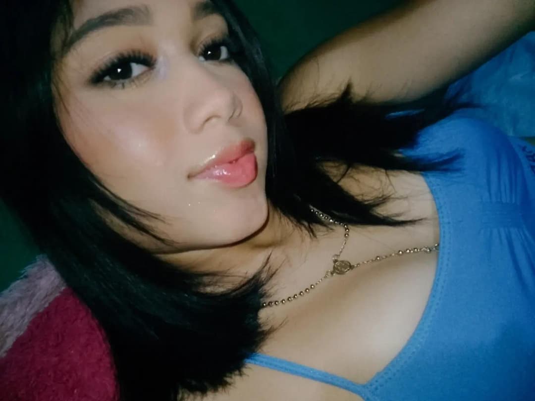 Click to view full size Amiga tiene unas tetas que se ven ricas y seguro la tiene rosadita