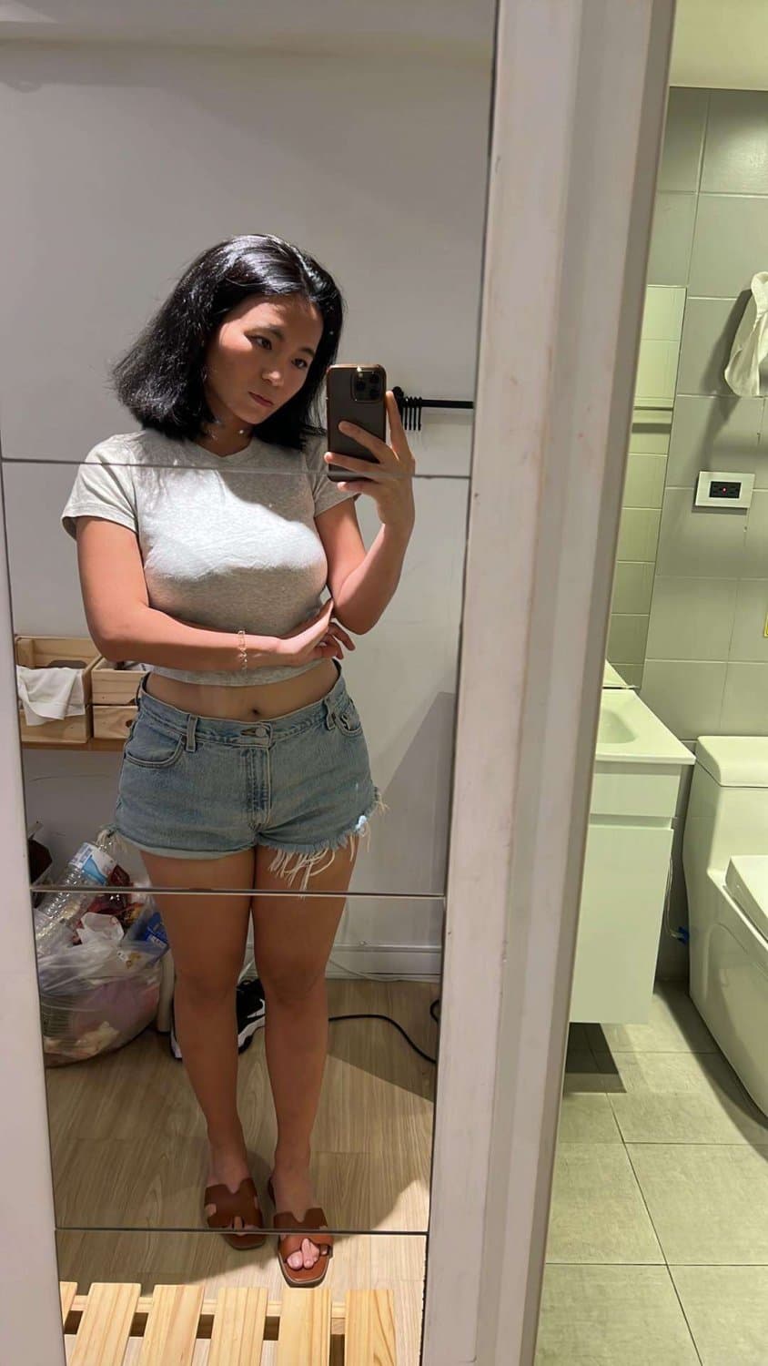 Click to view full size Recording my Asian gf get railed by a bull