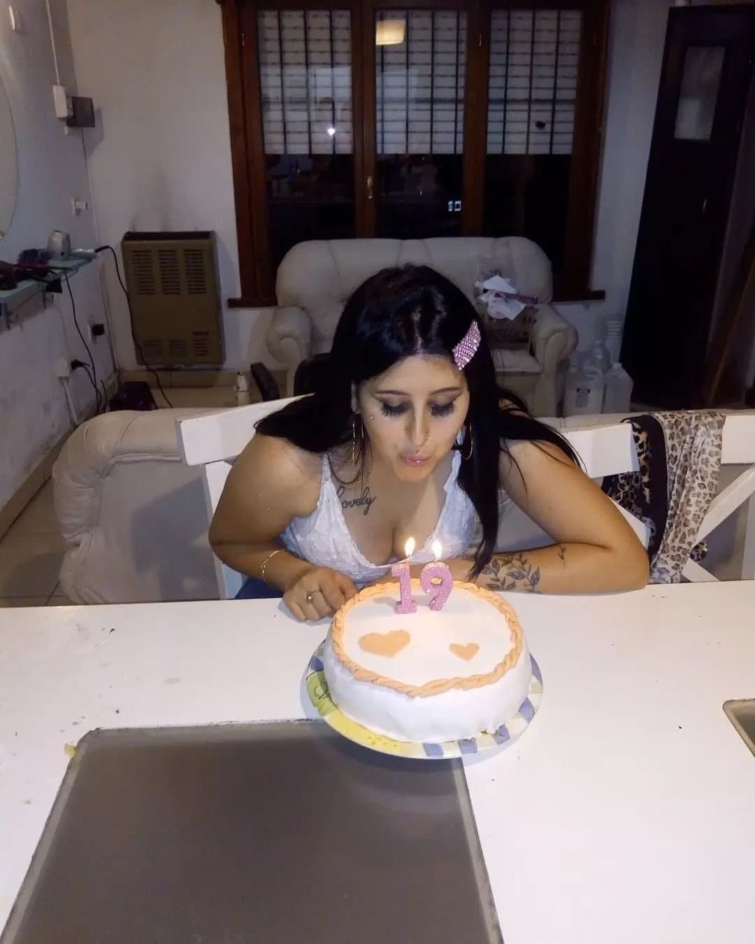 Click to view full size mikaela rocio una turra de culo abusivo