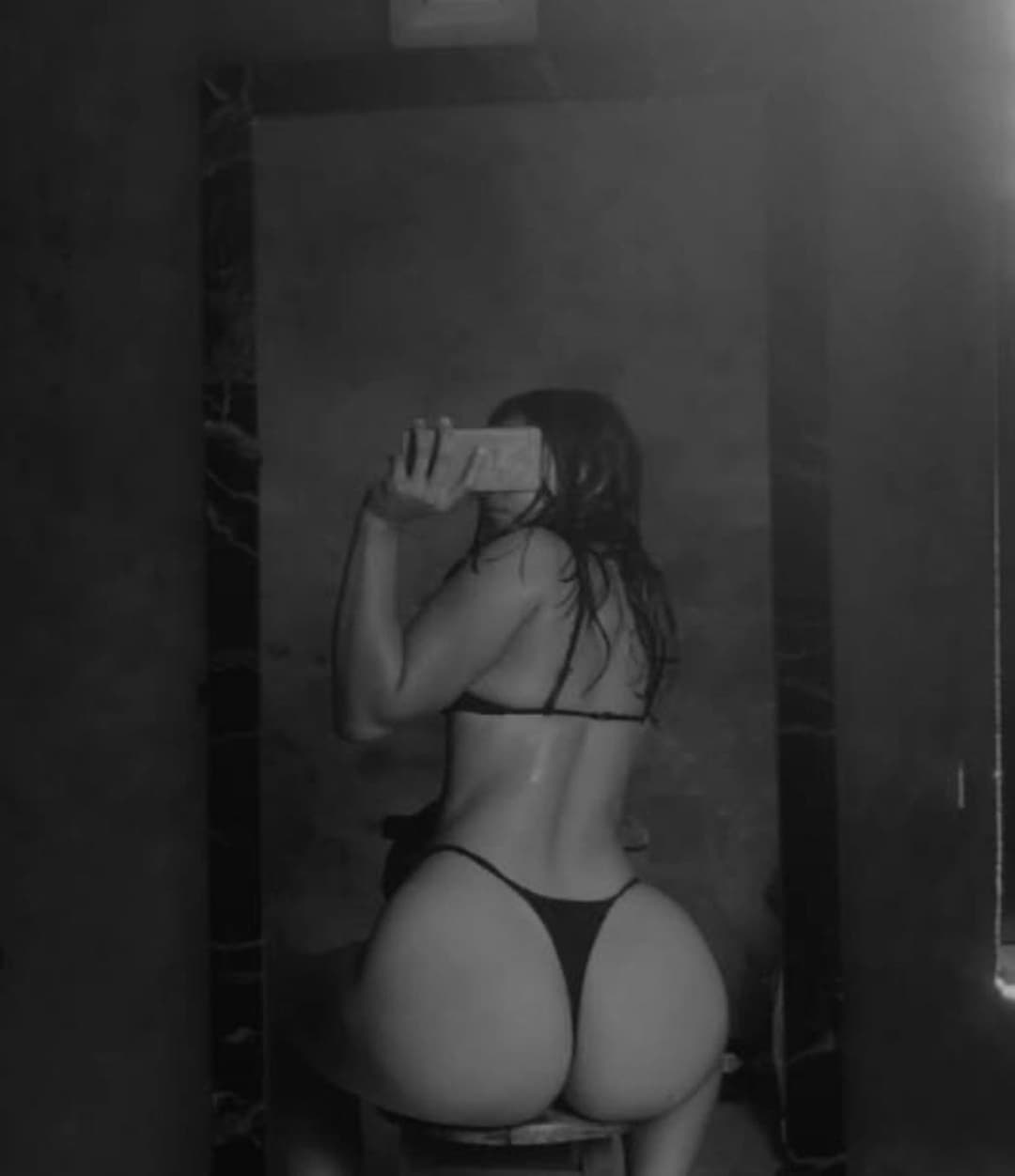 Click to view full size Her buttocks! Gymsis leaked