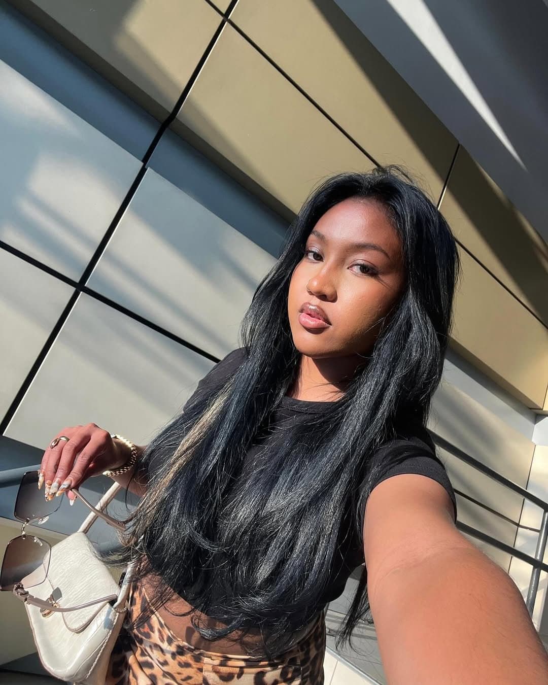 Click to view full size Ange kely