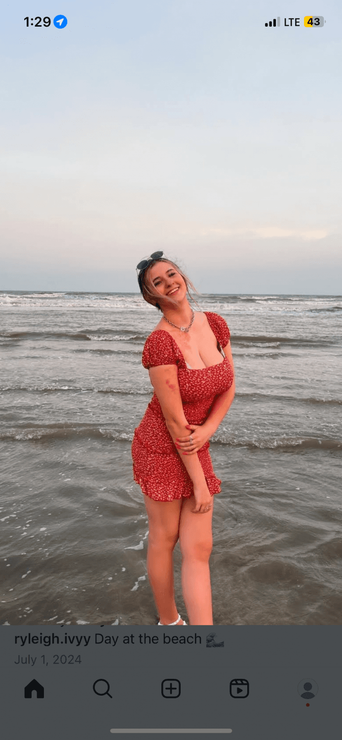 Click to view full size Ryleigh learning how to be a webslut