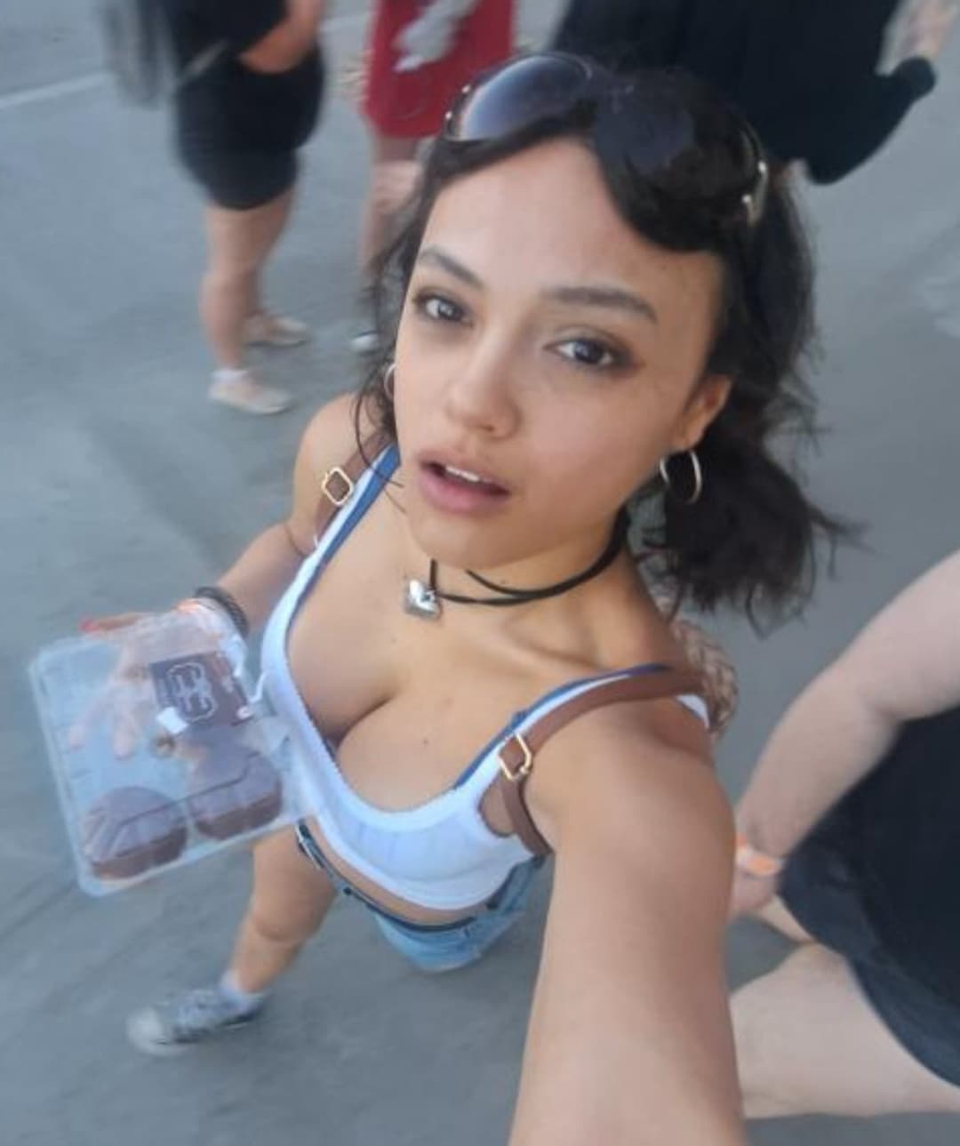 Click to view full size Asian teen influencer Sienna strips on the street VIP leaks AI fantasy