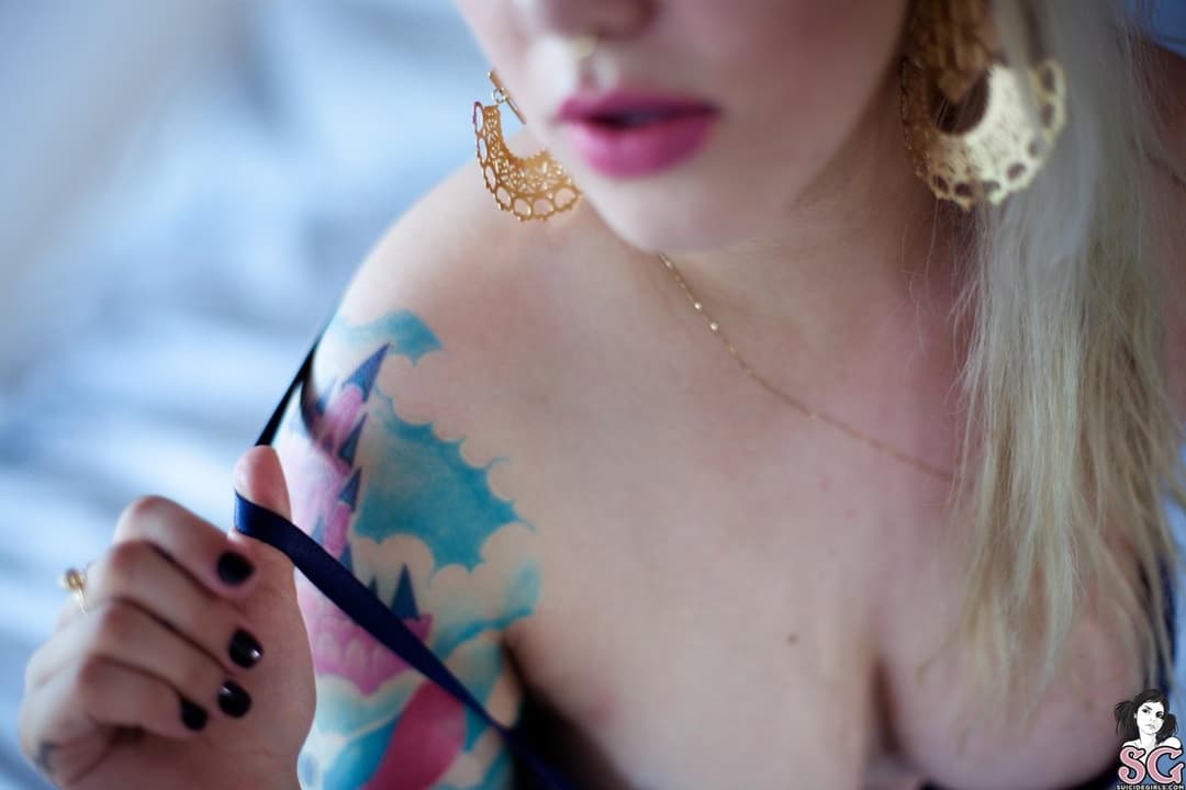 Click to view full size J33h G0d35s - Pleasure to Kill (Ago 19, 2015)