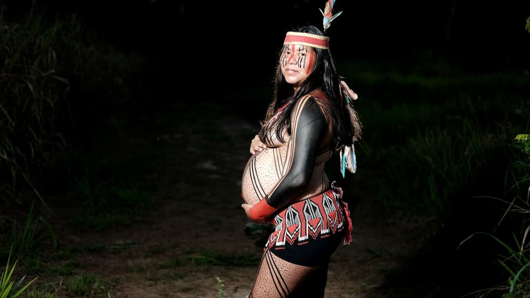 Click to view full size Boudoir Maternity Shoot ? Indigenous Edition