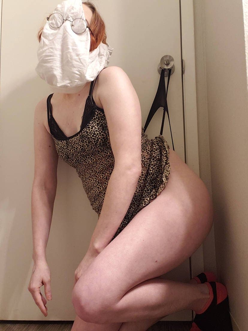 Click to view full size White Bitch Loves Wedgies