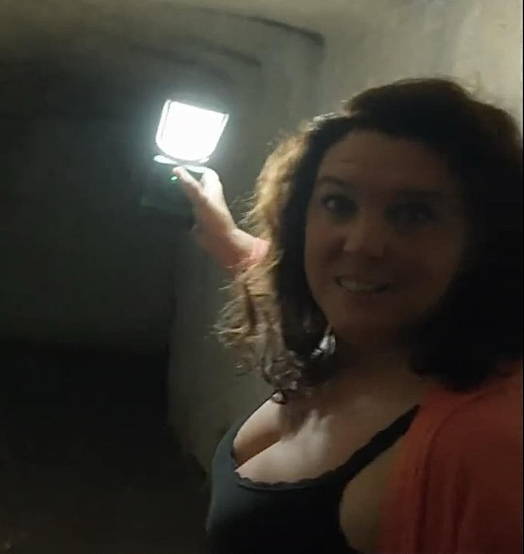 Click to view full size Mature Historian Bettany Hughes. Part 8