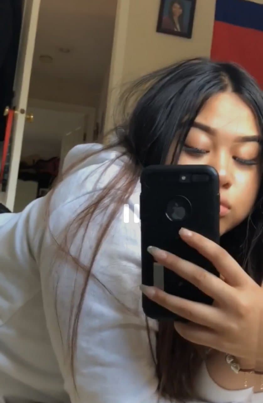 Click to view full size Vazou novinha postou tudo no close e vazou