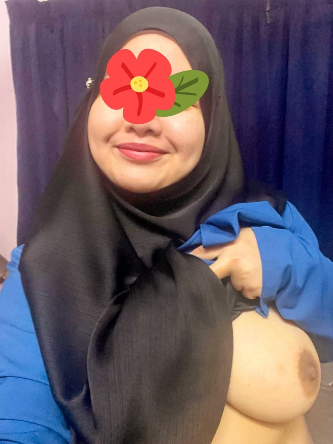 Click to view full size Malay girl wants some attention