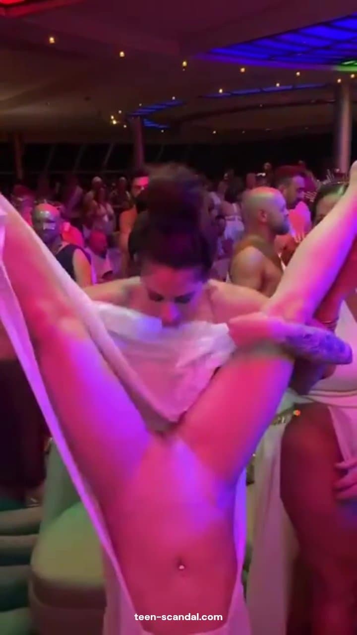 Click to view full size costume party (1)