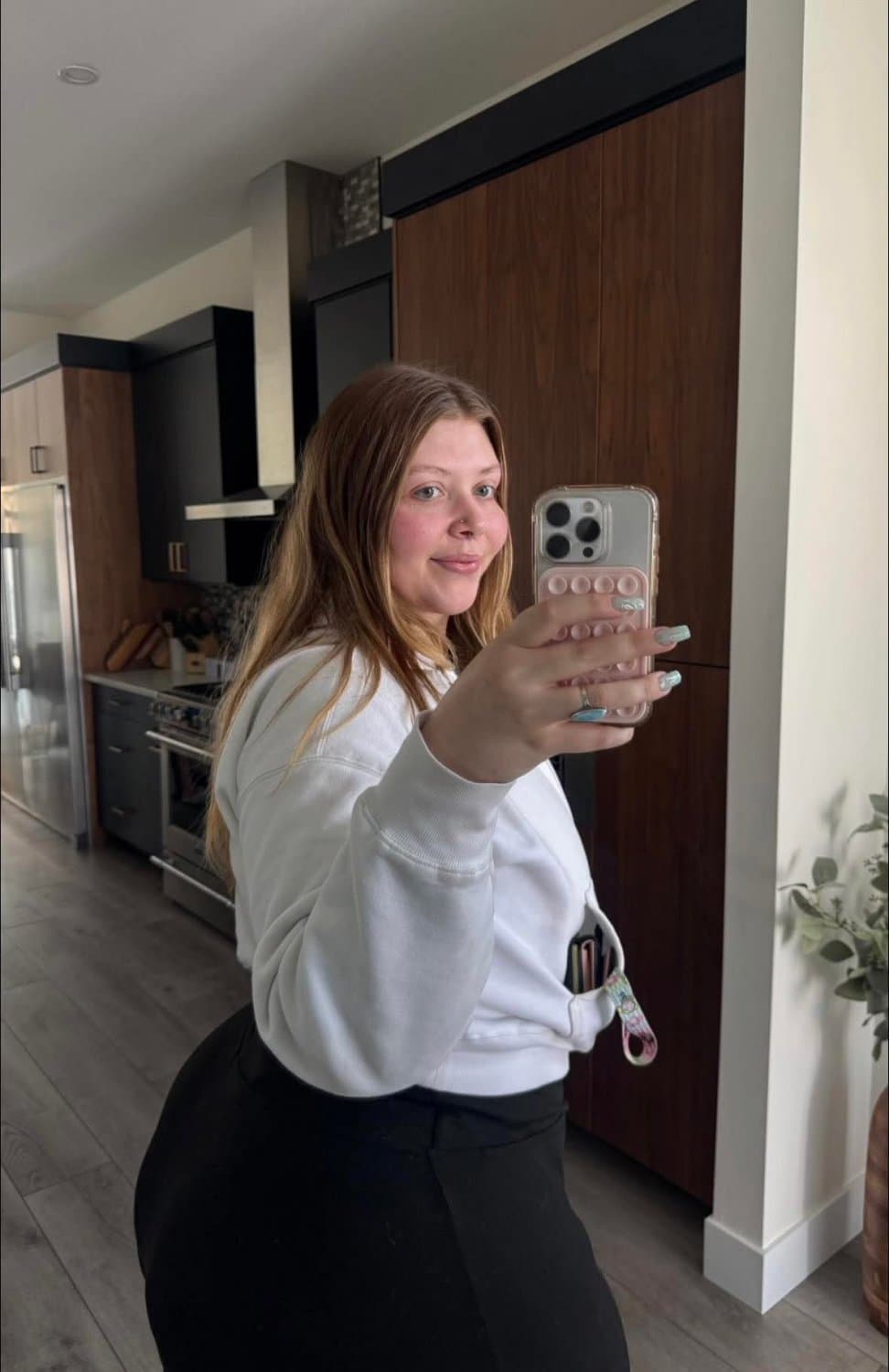 Click to view full size MASSIVE HUGE ASS SSBBW