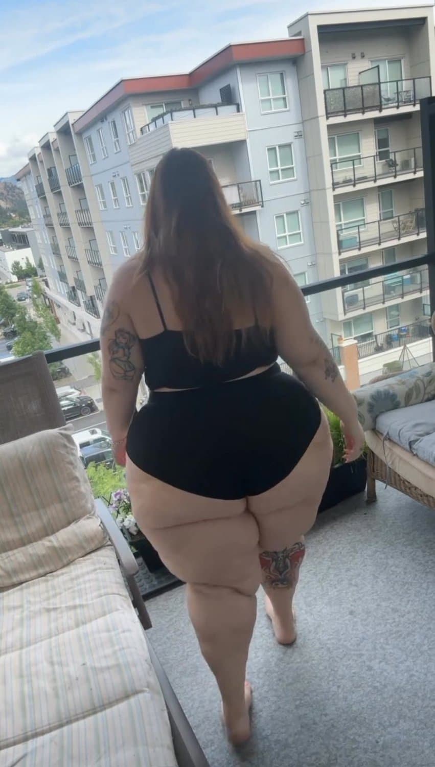 Click to view full size MASSIVE HUGE ASS SSBBW