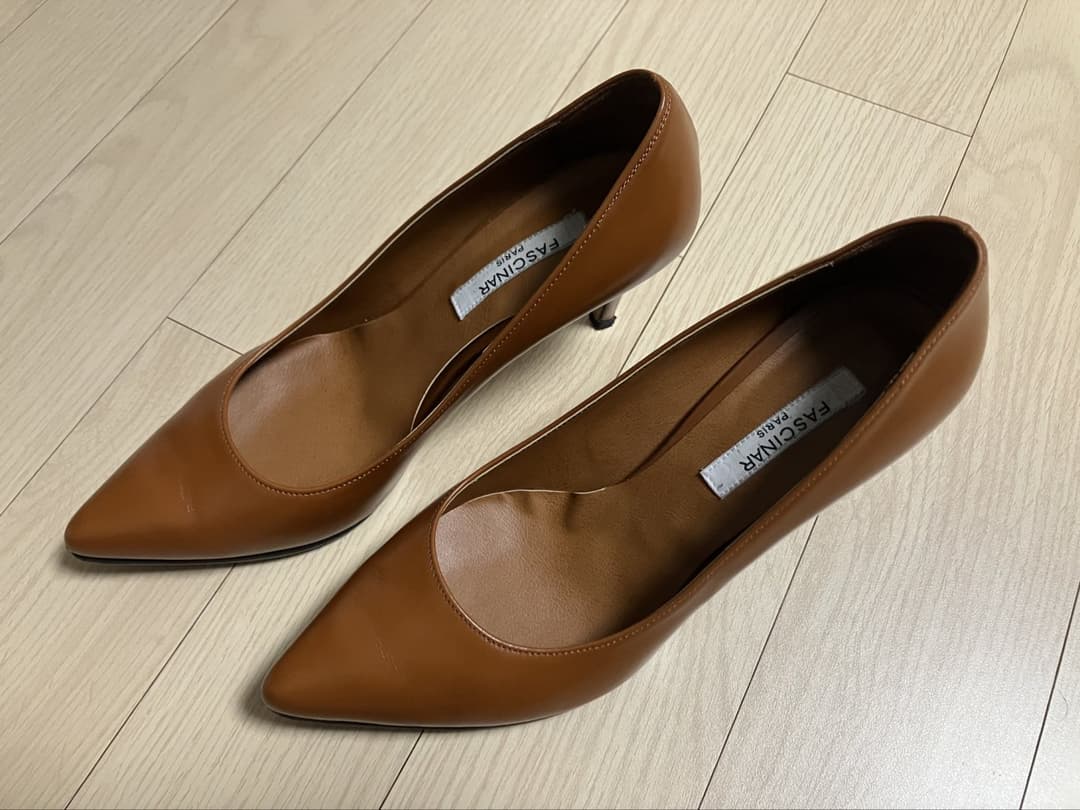 Click to view full size Chinese feet / socks / shoes.