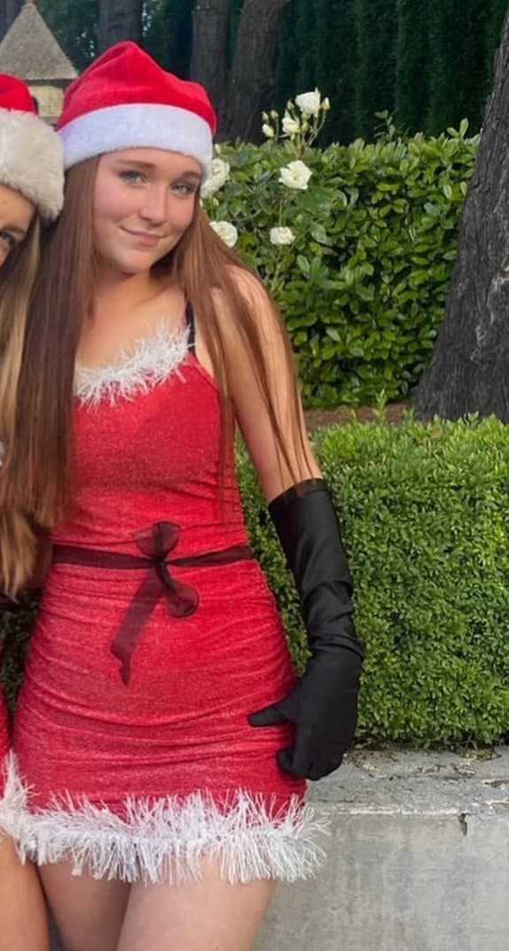 Click to view full size Dm if you can trib this redhead hotty