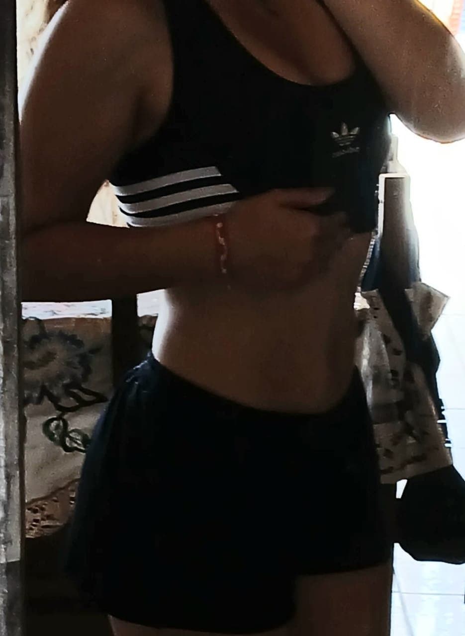 Click to view full size Lindas18??