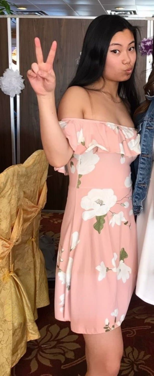 Click to view full size DM me if you know this asian hotty