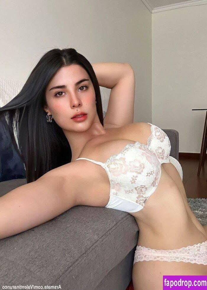 Click to view full size Valentina runco perra culona y de grandes tetas