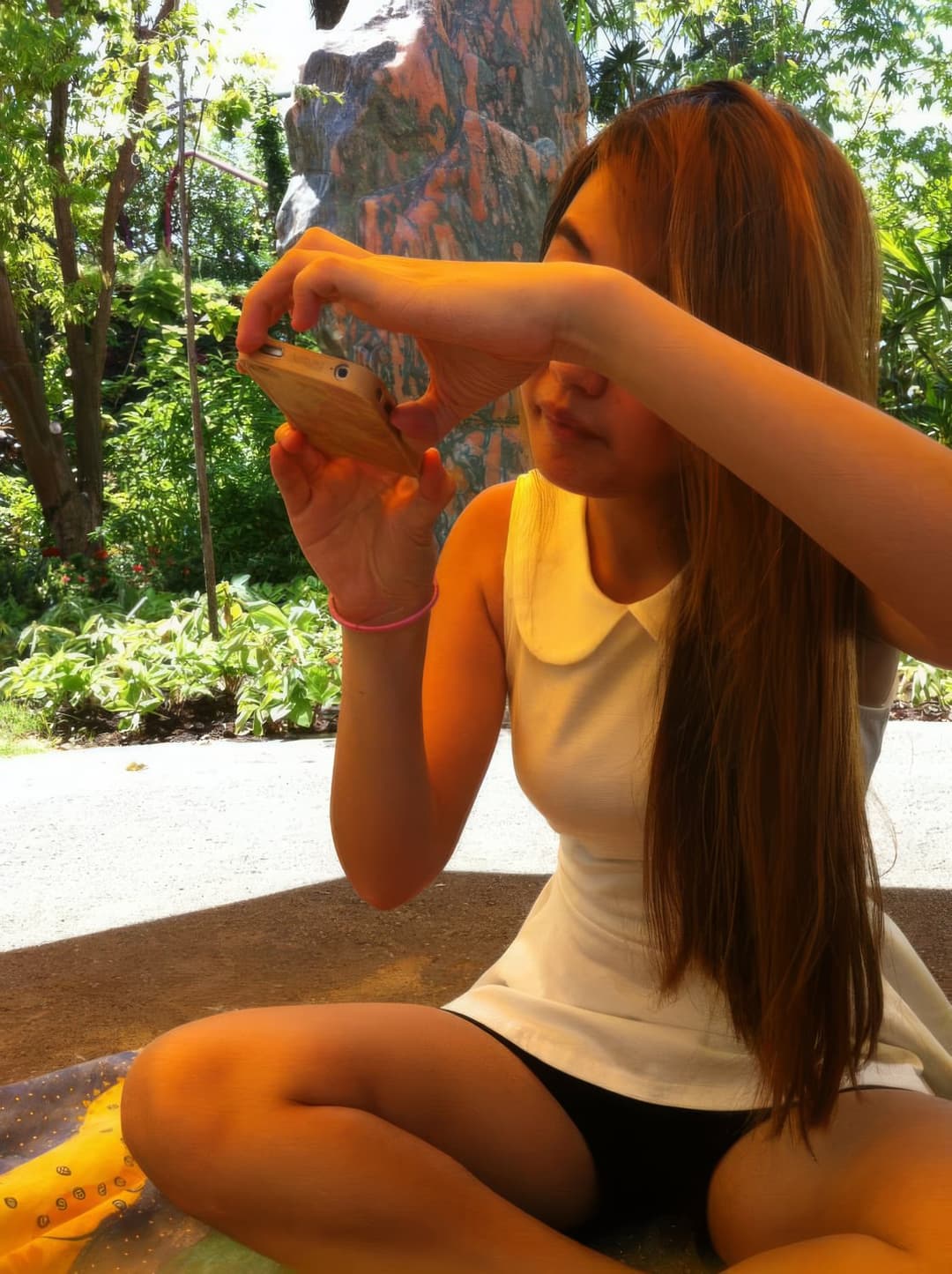 Click to view full size Cute Japanese girl in kimono having sex