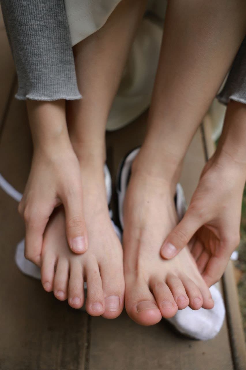 Click to view full size Chinese feet/shoes/socks/tights