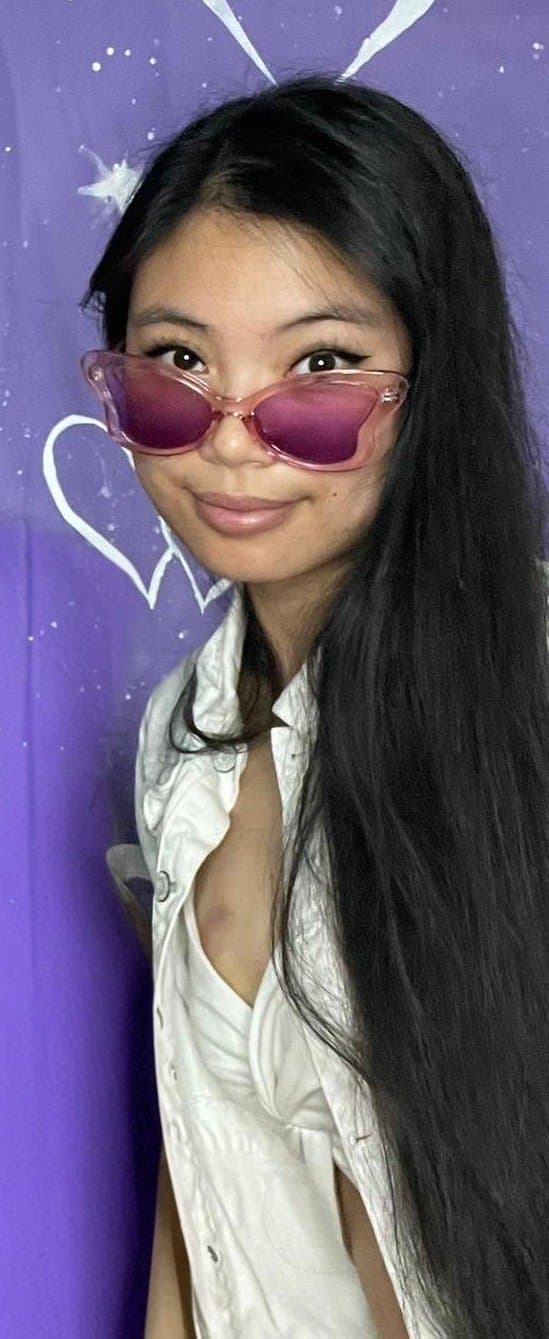 Click to view full size DM me if you know this asian hotty