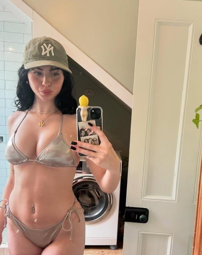 Click to view full size New Zealand slut Winter