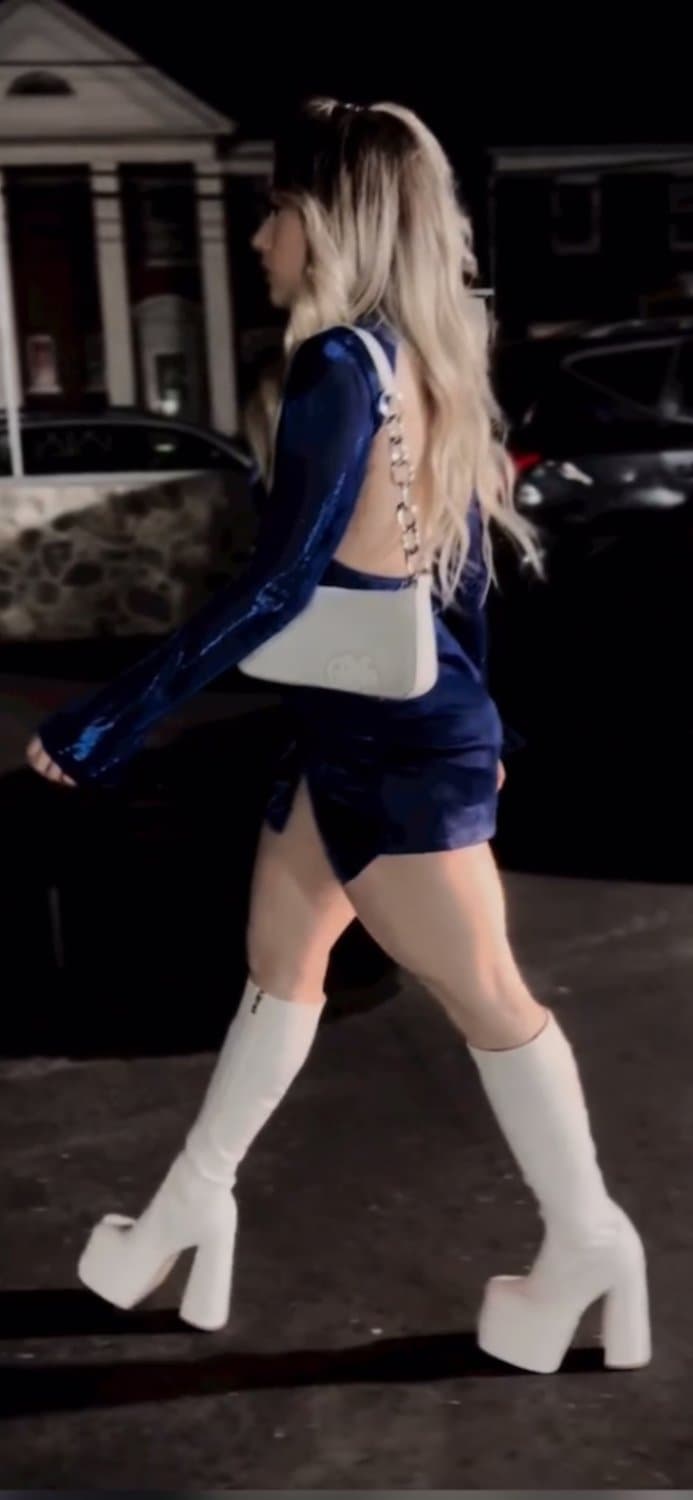 Click to view full size MINHA PUTA - Sarinha - Oque acham dessa puta exibida ??? ???