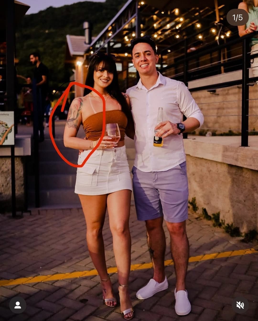 Click to view full size COMO É TER DINHEIRO!! CASADA É VAZADA PELO MARIDO