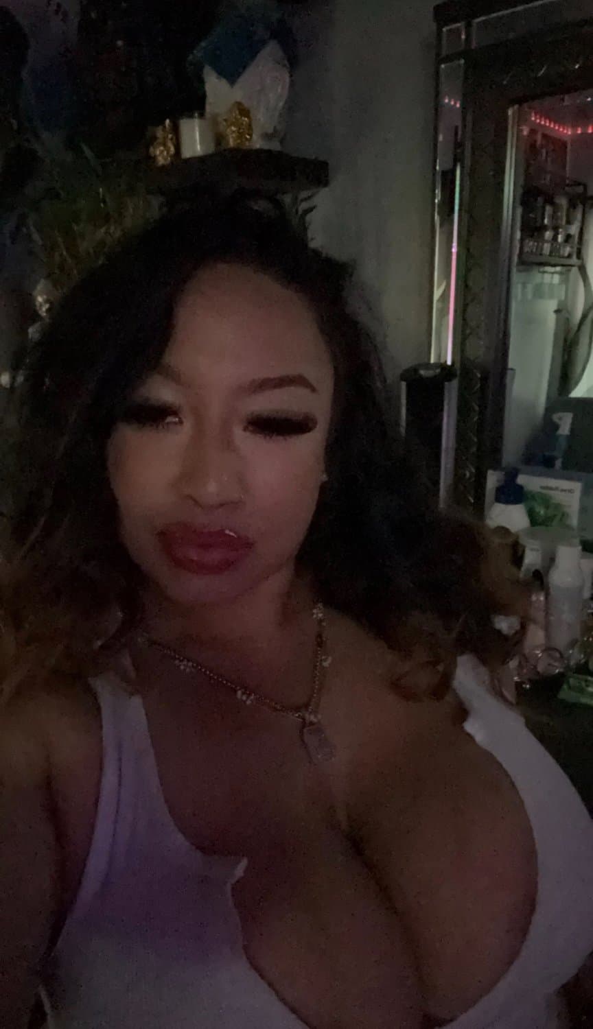 Click to view full size Big booty Latina from Carson CA???