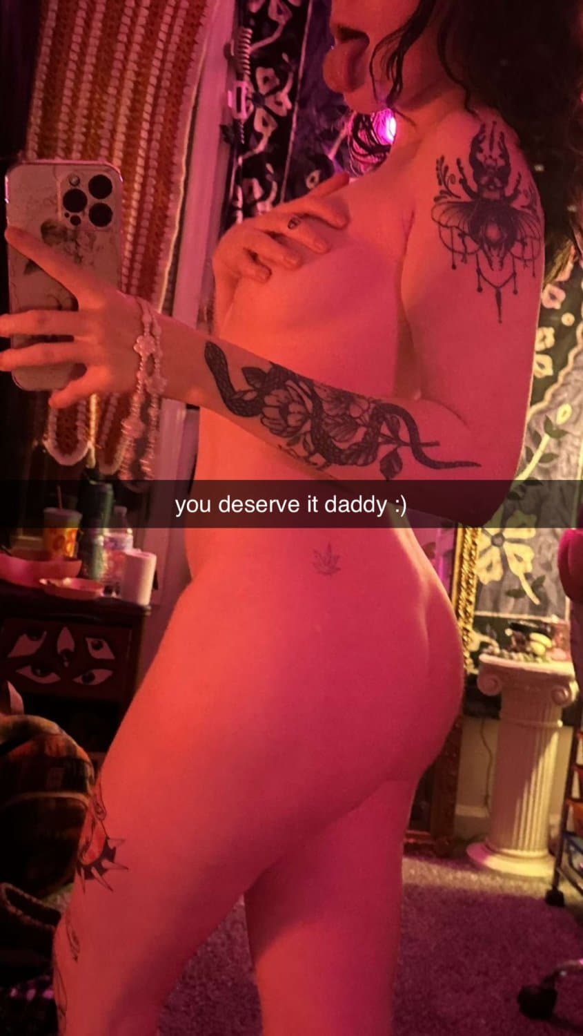 Click to view full size sexy pawg bitch cheating on her boyfriend