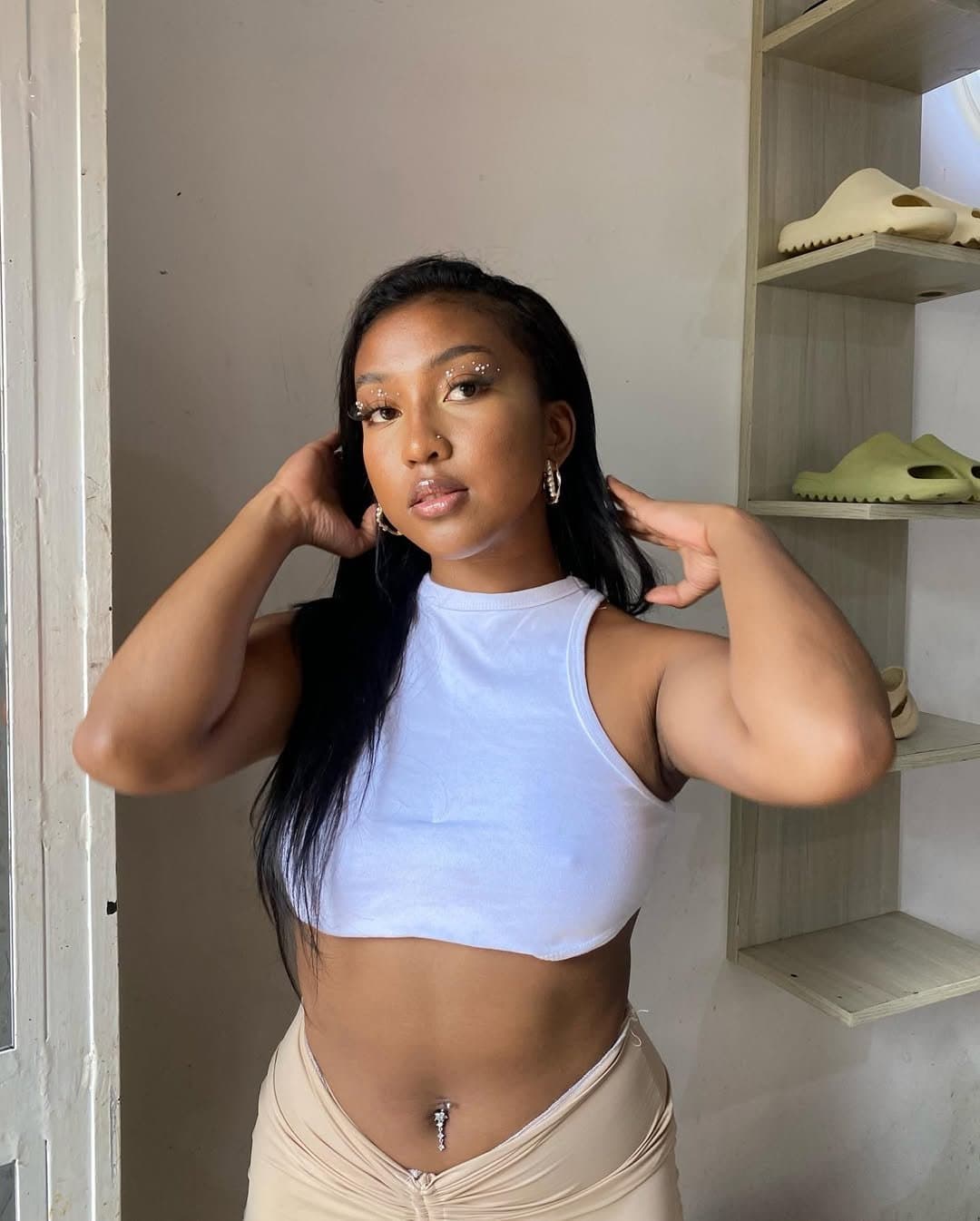 Click to view full size Ange kely