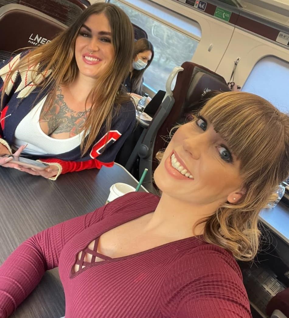 Click to view full size Local Girl Holiday Photos