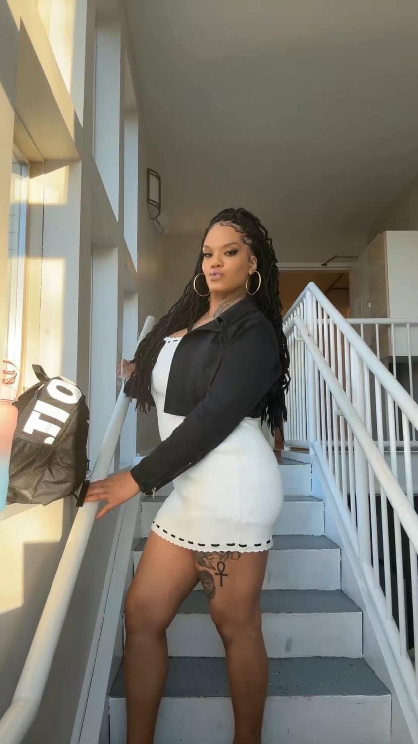 Click to view full size Big Titty Bitch From Louisiana Sell Pussy in Nashville (She Do BBJ With CIM) She Did Prison Time