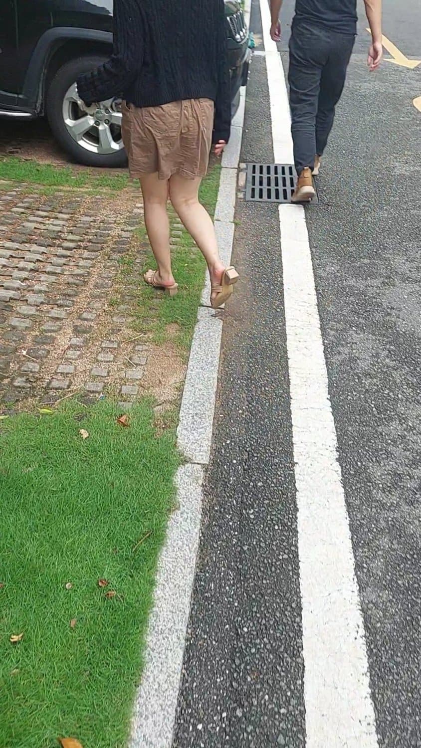 Click to view full size Asian shoes and cum