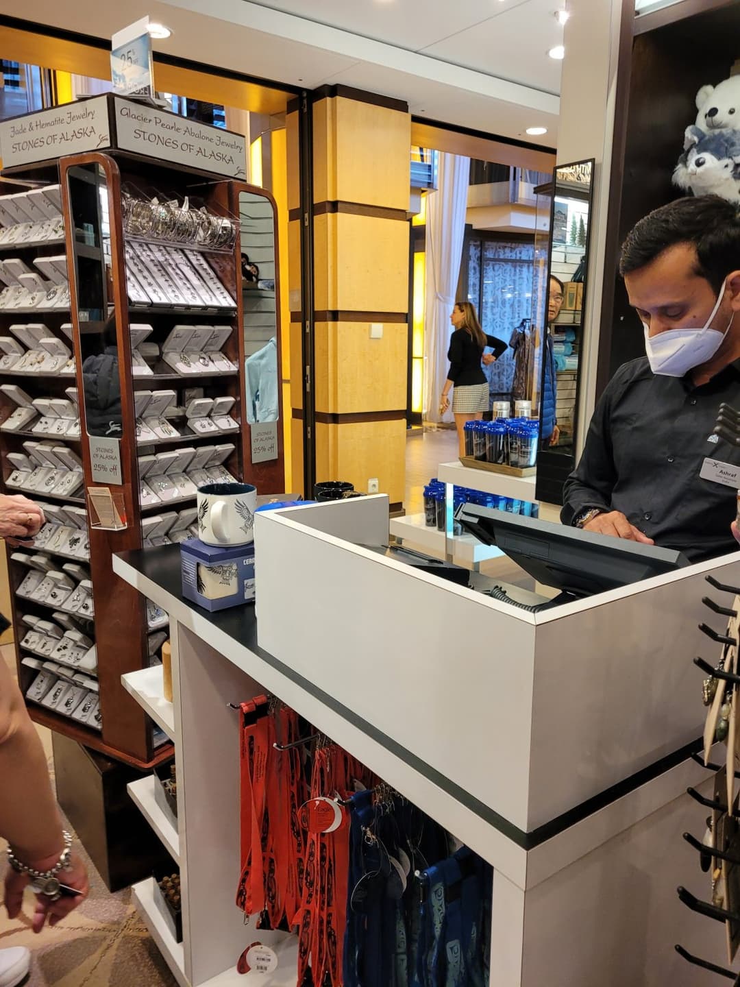 Click to view full size White milf feet on the cruise