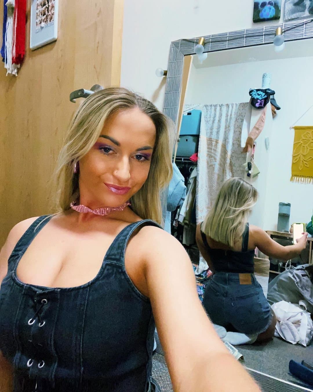 Click to view full size My college crush squeezed her big boobs around my friends cock