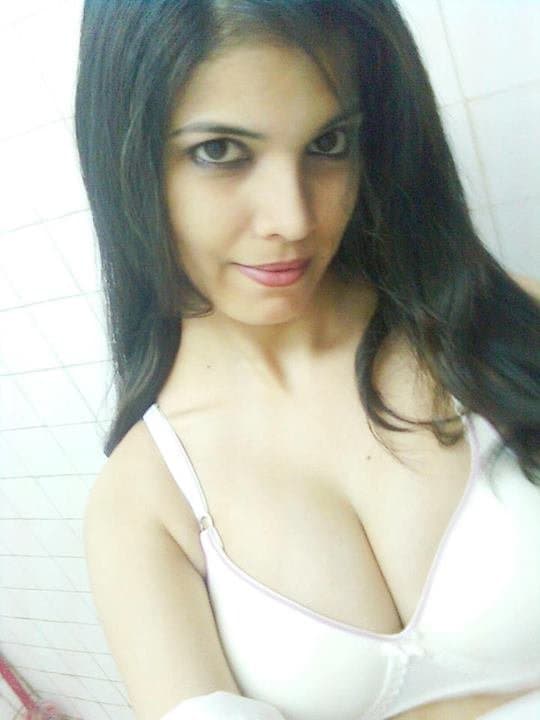 Click to view full size Hot Desi Indian Whore Selfie Leaks