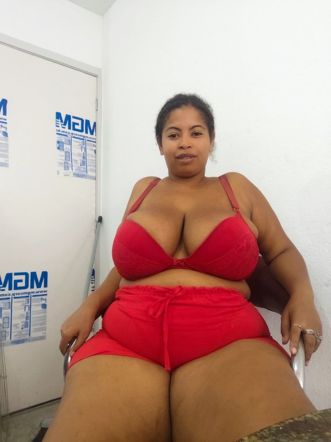 Click to view full size Gordinha tarada e safada