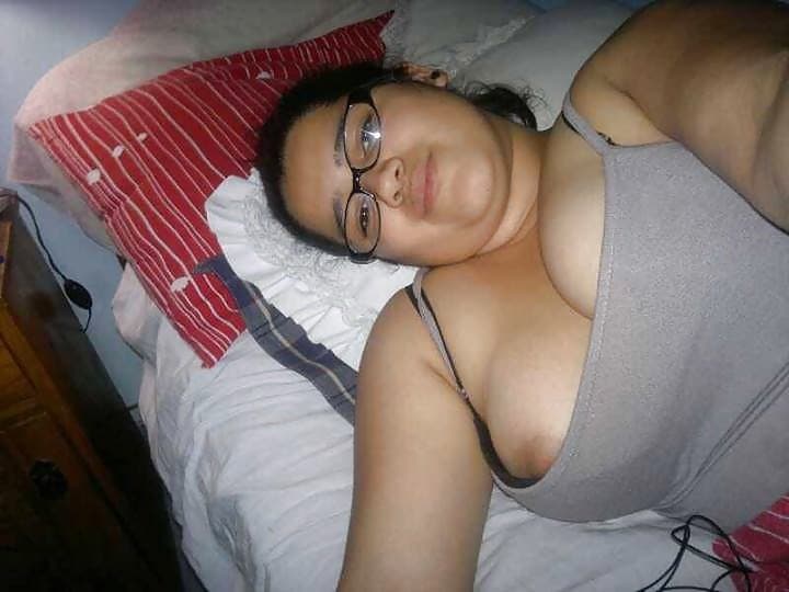 Click to view full size Cin mostrando las tetas