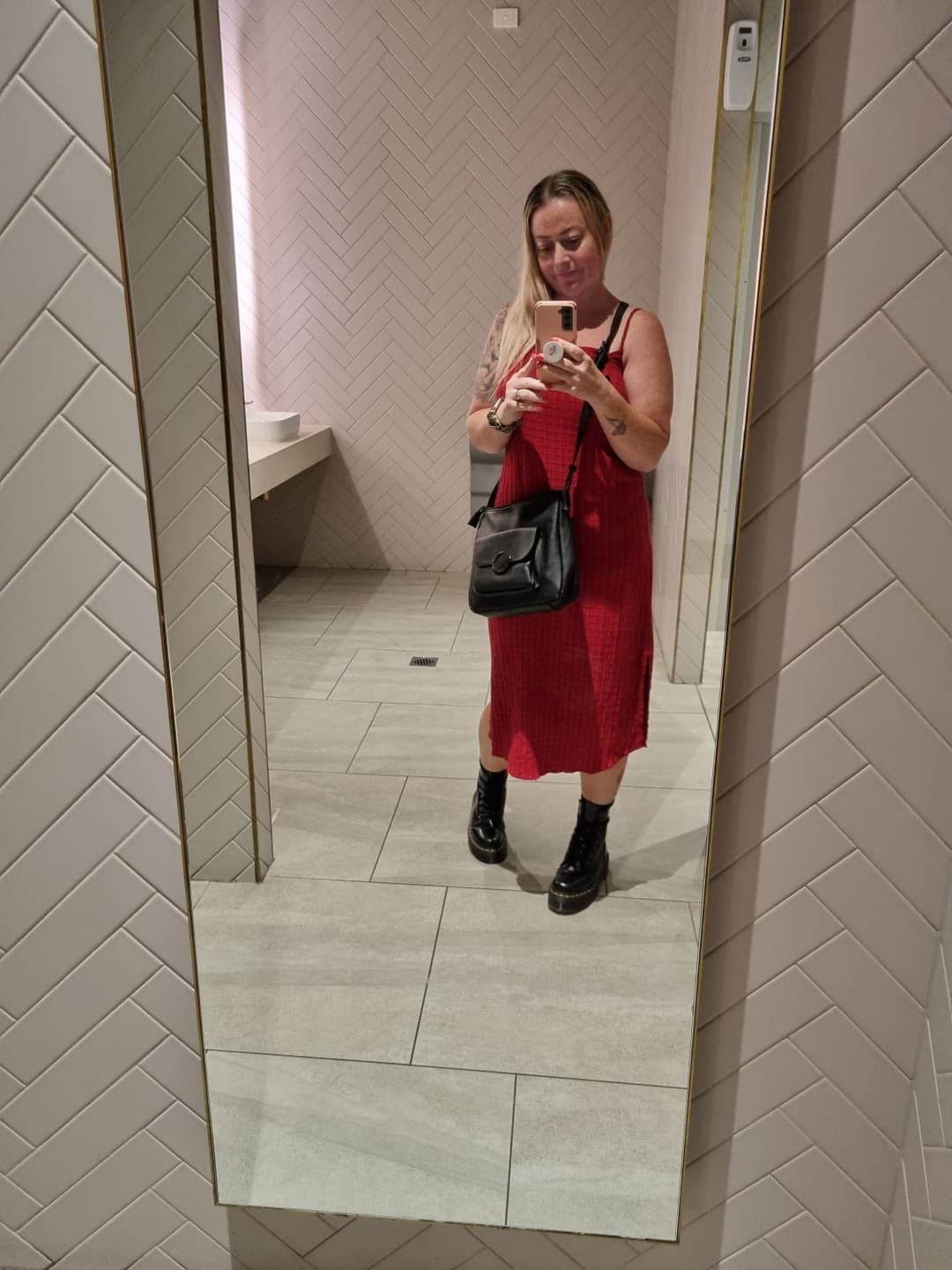 Click to view full size Lisa, Lisa, Lost Chatpic slut