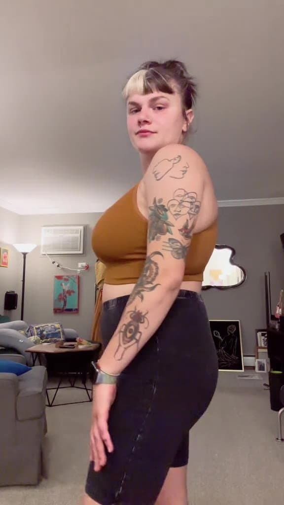 Click to view full size Fat Breasted Alt Girl
