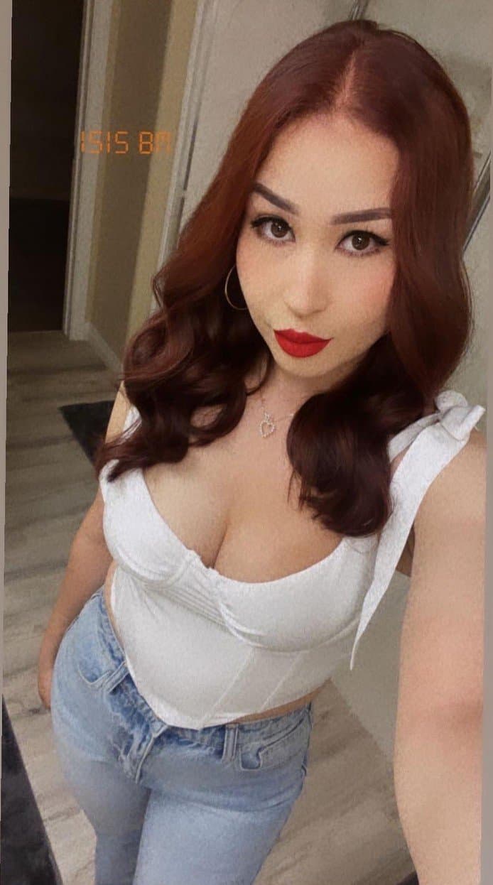 Click to view full size IG: Soy_Isisbm beautiful latina with perky tits and sexy feet