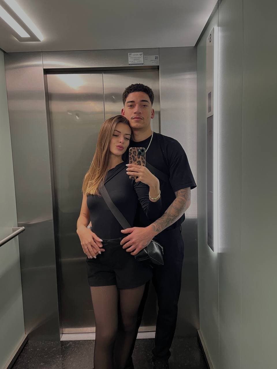 Click to view full size Casada gostosa foi vazada