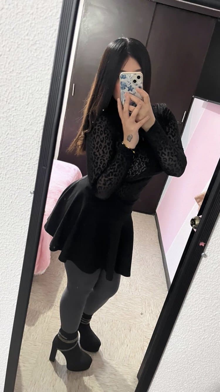 Click to view full size Busco hombre que cuide de mi mujer y mi hija mientras me voy de viaje por trabajo en cdmx