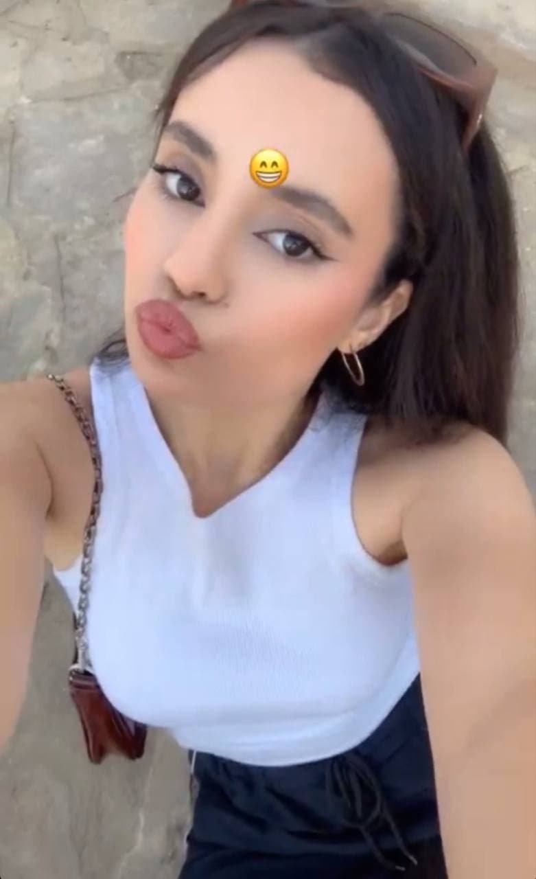 Click to view full size Algerian slut submitted