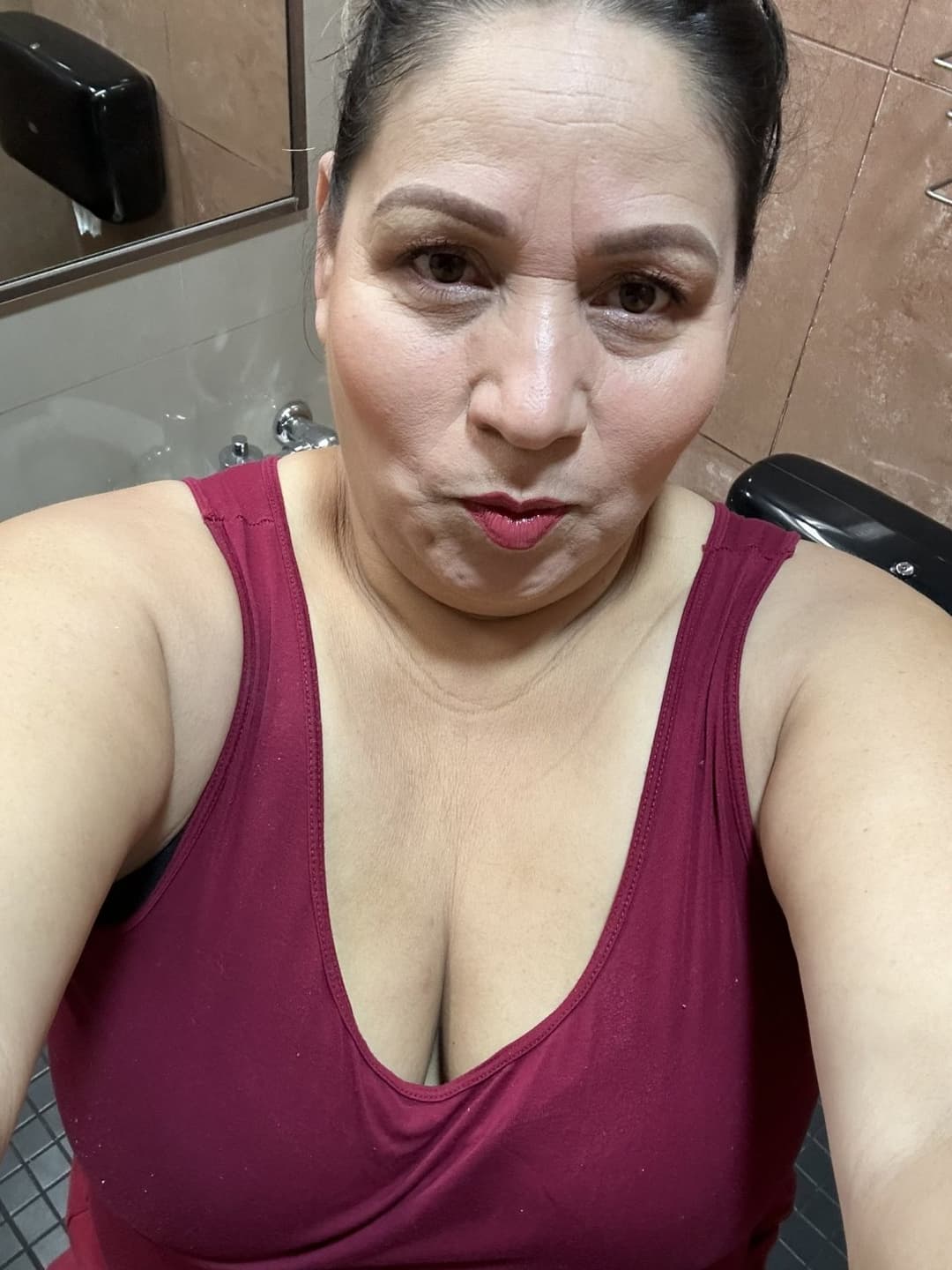 Click to view full size Latina Wife shared with BBC