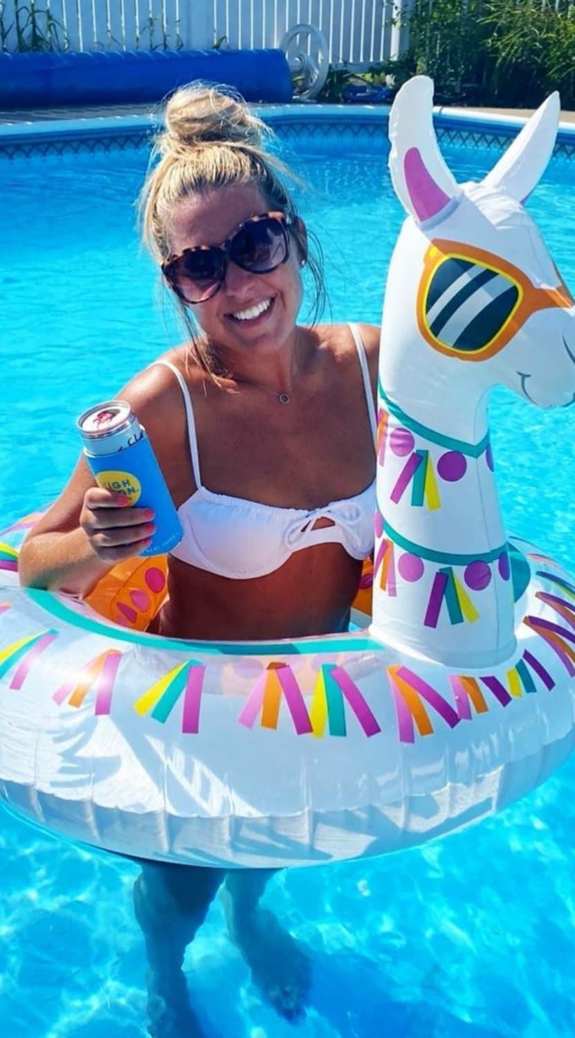 Click to view full size Simone Madlin