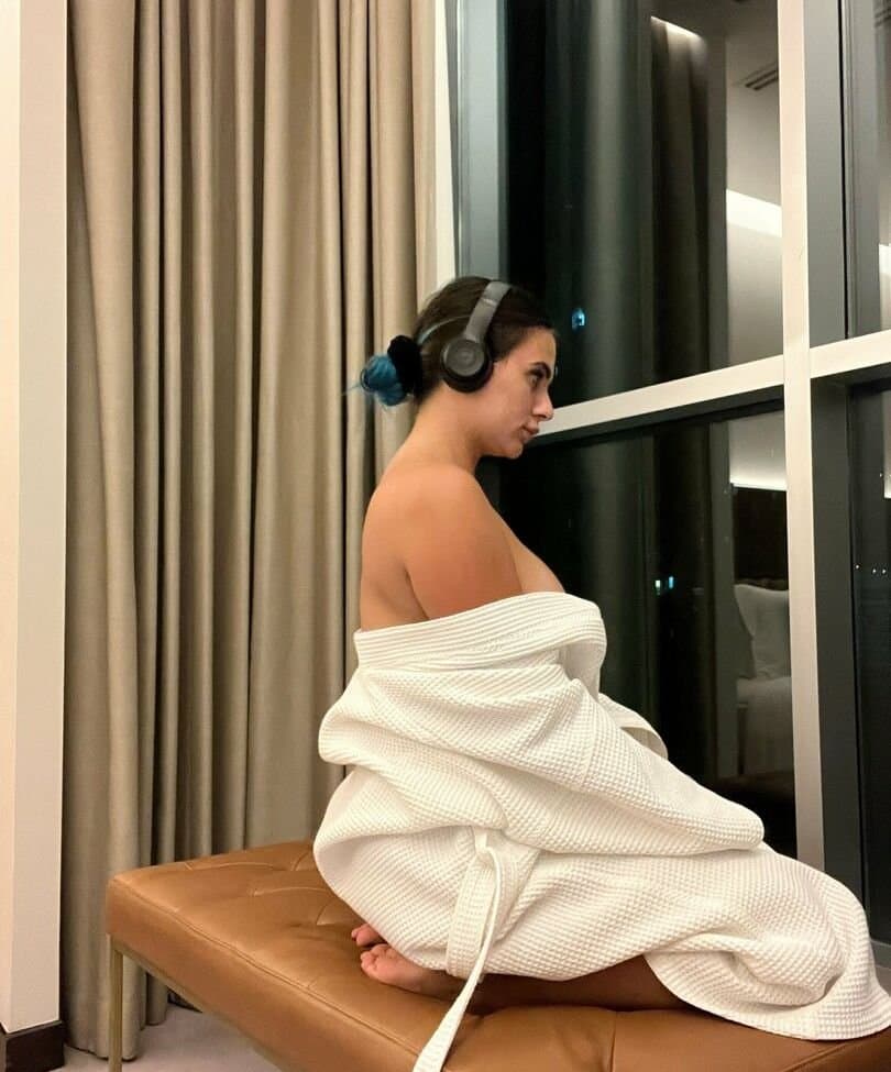 Click to view full size Fiona Bones headphones