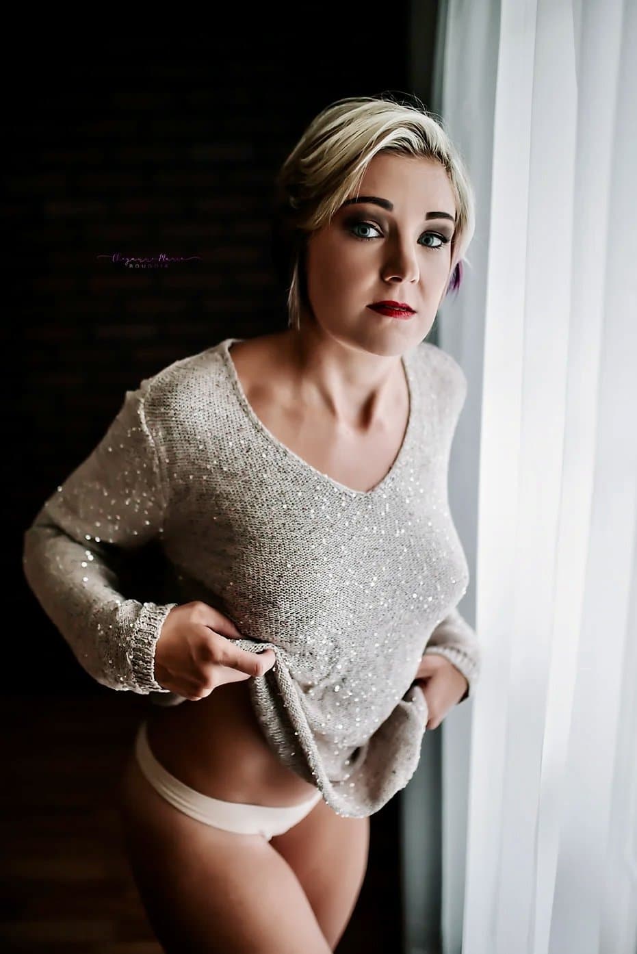 Click to view full size Short hair blonde milf boudoir