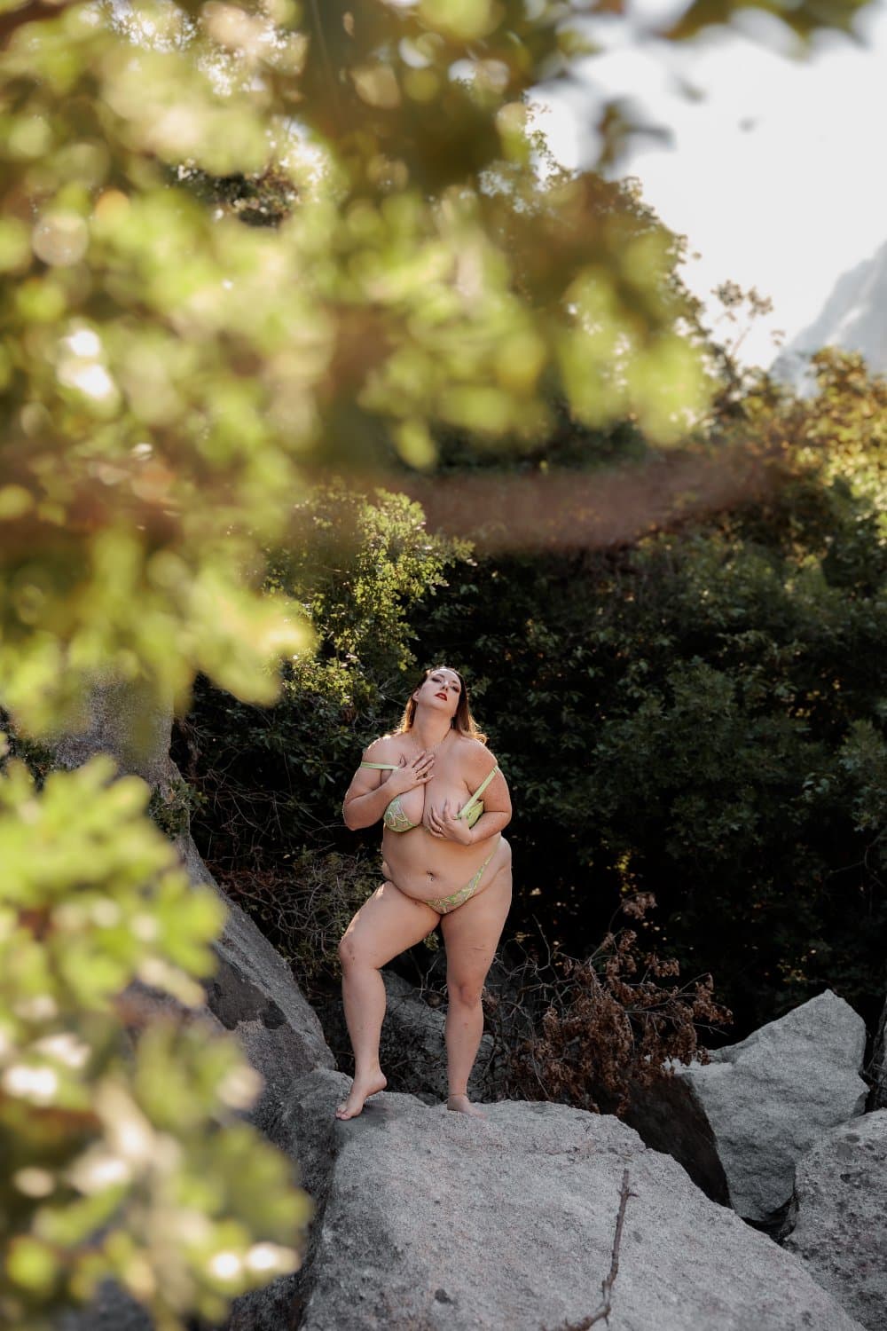 Click to view full size BBW Milf Boudoir Outdoor Shoot